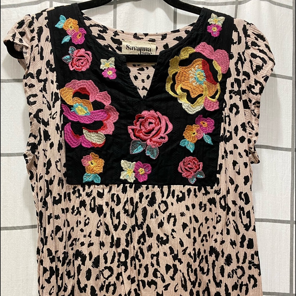 Savanna Jane embroidered top